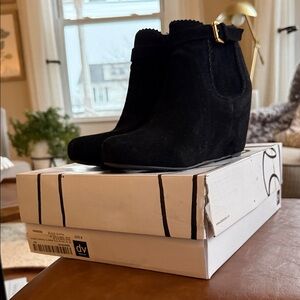 DV by Dolce Vita Women's Suede Black Parkers Booties Sz 8